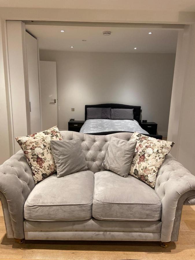 1 Bed Flat In Vauxhall Next To Battersea * Londra