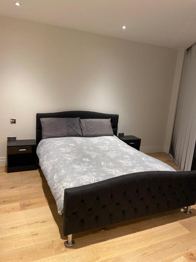 1 Bed Flat In Vauxhall Next To Battersea * Londra